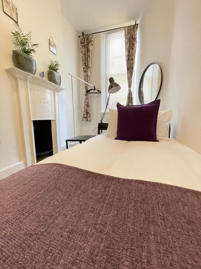 Central Located Two Bedroom Suite ブリストル エクステリア 写真