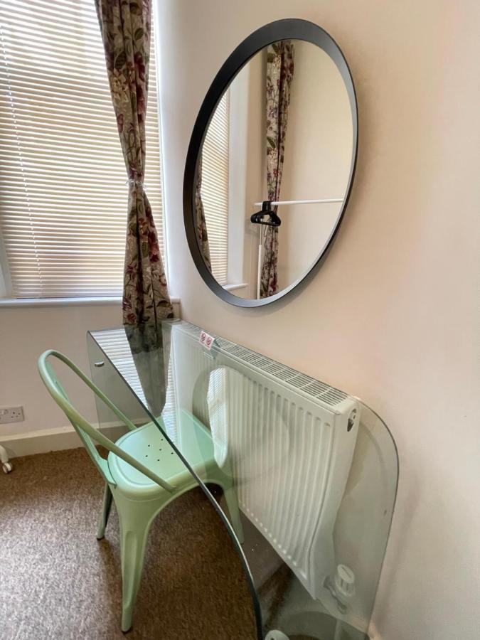 Central Located Two Bedroom Suite ブリストル エクステリア 写真