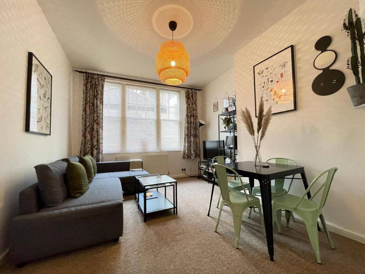 Central Located Two Bedroom Suite ブリストル エクステリア 写真