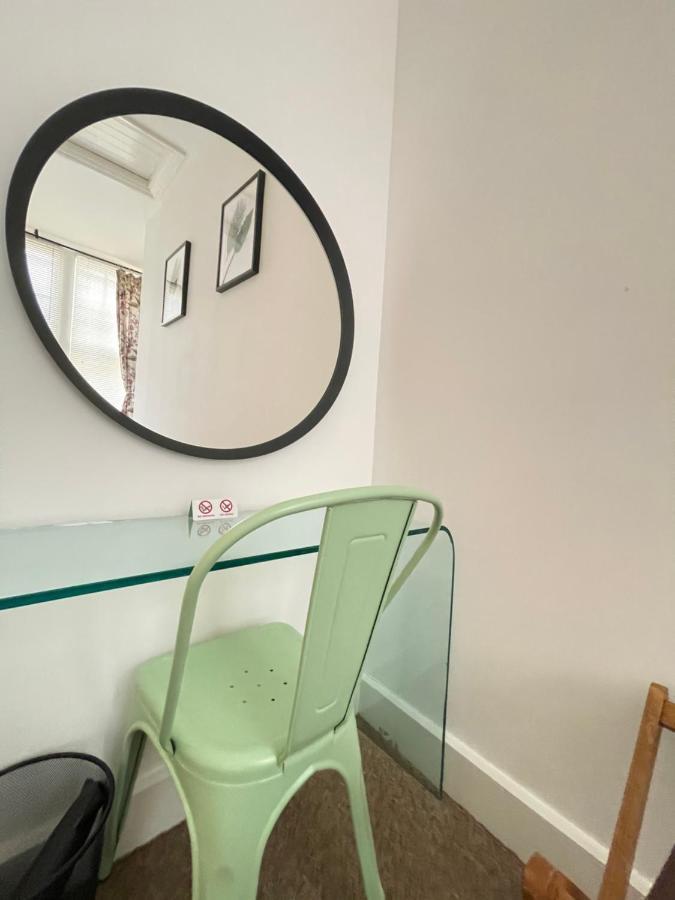 Central Located Two Bedroom Suite ブリストル エクステリア 写真